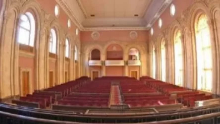 Մելիք-Ադամյանի ճեմասրահը՝ քրջի բազար. «Հրապարակ»