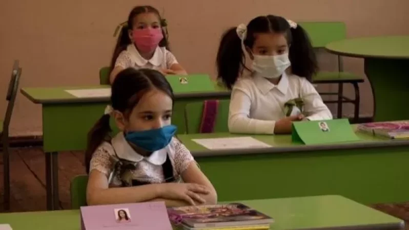 Դպրոցներում դիմակ կրելու և մյուս սահմանափակումների պահանջը ապօրինի է. Փաստաբան Գեղամ Սիմոնյան