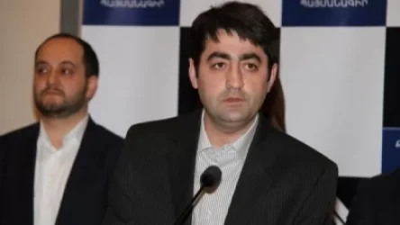 Վարչապետի խորհրդական աշխատելու կարճ ժամանակահատվածում ես ադրբեջանցի որևէ պաշտոնյայի հետ որևէ հարց չեմ քննարկել. Արսեն Խառատյան