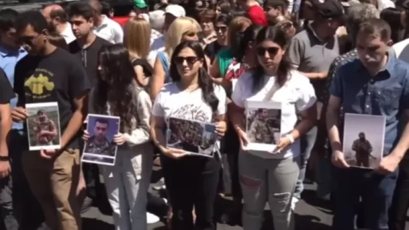 «Ասելիք ունենք». ընդդիմադիրների բողոքի ակցիան` Բաղրամյան-Դեմիրճյան խաչմերուկում