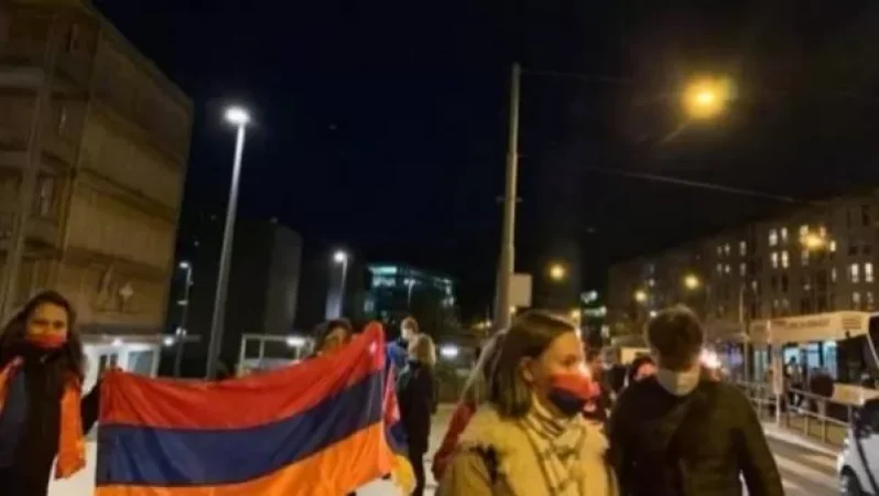 Ժնևում ջահերով երթ է կազմակերպվել` ի աջակցություն Հայաստանի և Արցախի