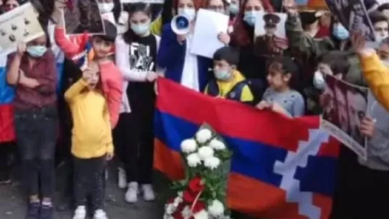 Արցախցի կանայք խաղաղ ակցիա իրականացնրին ՀՀ-ում ՌԴ դեսպանատան դիմաց