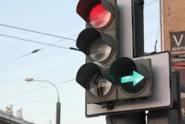 Երևանից Քանաքեռավան ճանապարհի խաչմերուկում տեղադրվել է լուսացույց