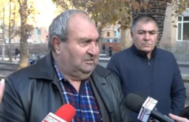 ՏԵՍԱՆՅՈՒԹ. Ձկնաբուծական տնտեսությունների աշխատակիցները  վաղ առավոտից  բողոքի ակցիա են անում կառավարության 3-րդ մասնաշենքի մոտ