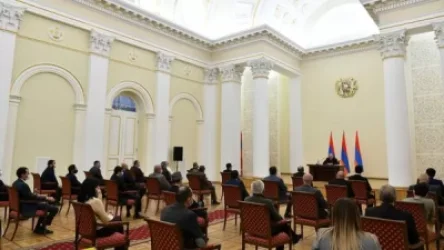 Արմեն Սարգսյանը հանդիպել է մշակույթի և մարզական ոլորտի, ինչպես նաև՝ ՀԿ մի խումբ ներկայացուցիչների հետ