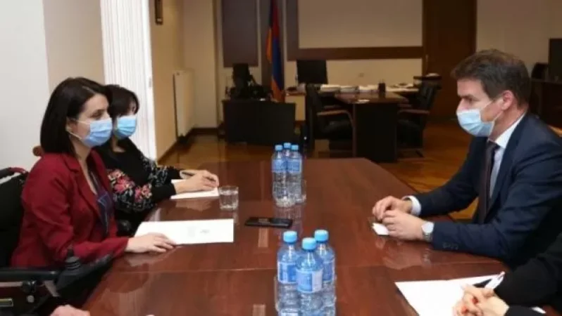 Ֆրանսիան մարդասիրական աջակցություն կցուցաբերի Հայաստանին. Ֆրանսիայի դեսպանն ասել է Զարուհի Բաթոյանին