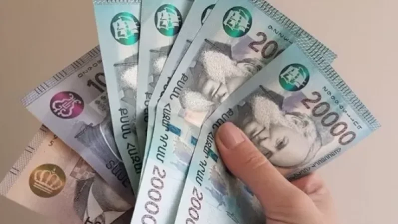 Բանկի աշխատակիցը հափշտակել էր ավանդատուի գումարը, կեղծ պատրվակով աշխատանքից ազատվել ու դիմել փախուստի