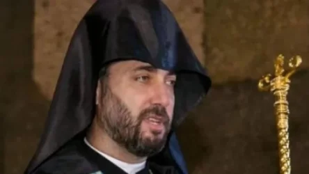 Մարտունի քաղաքի մի խումբ բնակիչներ արգելել են Տեր Սիմոն քահանային մուտք գործել եկեղեցի