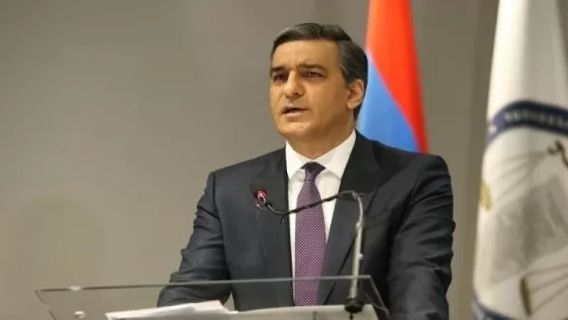 Արման Թաթոյանը կարծում է, որ իրականում սխալ էր Գուլիևին և Ասկերովին Ադրբեջանին փոխանցելը