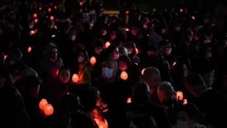 Հիշատակի երթը Եռաբլուրում ավարտվեց մոմավառությամբ և խնկարկման արարողությամբ