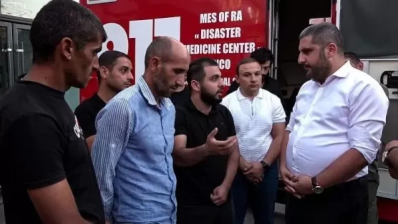 ԱԻ նախարարը հանդիպել է անհետ կորածի հարազատներին