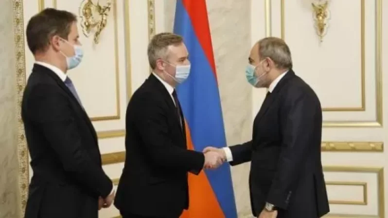 Նիկոլ Փաշինյանը խնդրել է իր երախտագիտությունը փոխանցել Էմանուել Մակրոնին