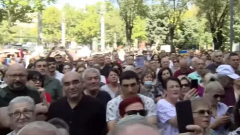 «Ազատության» հրապարակում ընթանում է «Դո՛ւրս ՀԱՊԿ-ից» բողոքի ակցիան