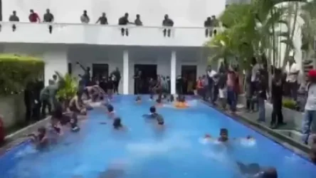 ՏԵՍԱՆՅՈՒԹ․ Շրի Լանկայում ցուցարարները զվարճանում են նախագահականի լողավազանում