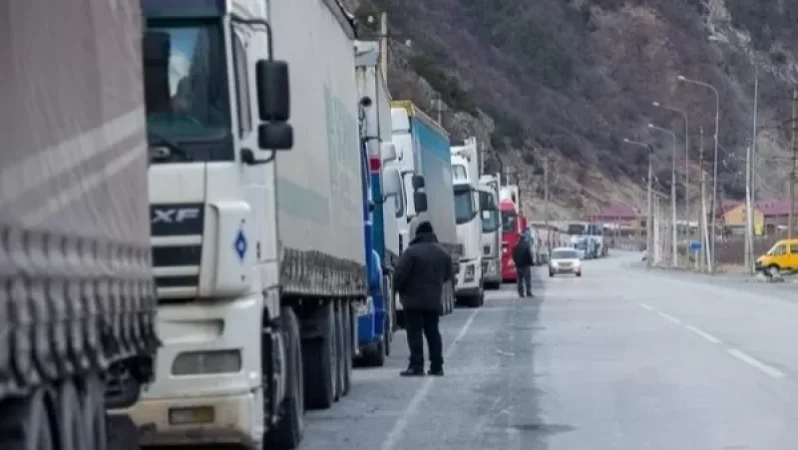 Արտառոց իրավիճակ չկա. Մաքսային կցորդը հերքում է Լարսի անցակետում անհավասար վերաբերմունքի մասին լուրերը