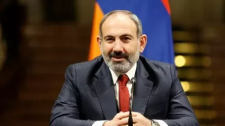 Շնորհավորում եմ նաեւ այն կանանց, որոնց որդիները, ամուսիններն ու եղբայրներն այսօր էլ կանգնած են սահմաններին. վարչապետի ուղերձ
