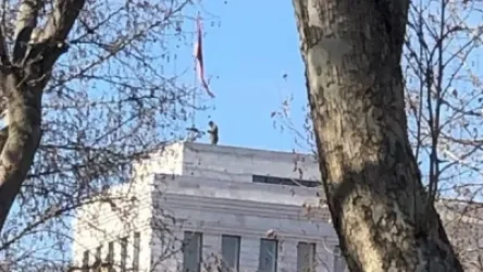 ԱԳՆ շենքի տանիքին դիպուկահարներ են կանգնած