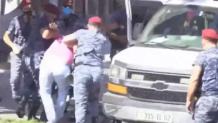 ԱԺ շենքի մոտից 4 քաղաքացի է բերման ենթարկվել. Զարզանդ Գաբրիելյան