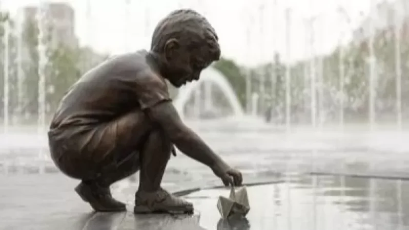 «Երևանի 2800-ամյակի այգուց» գողացել են Նավակով տղայի բրոնզե արձանը