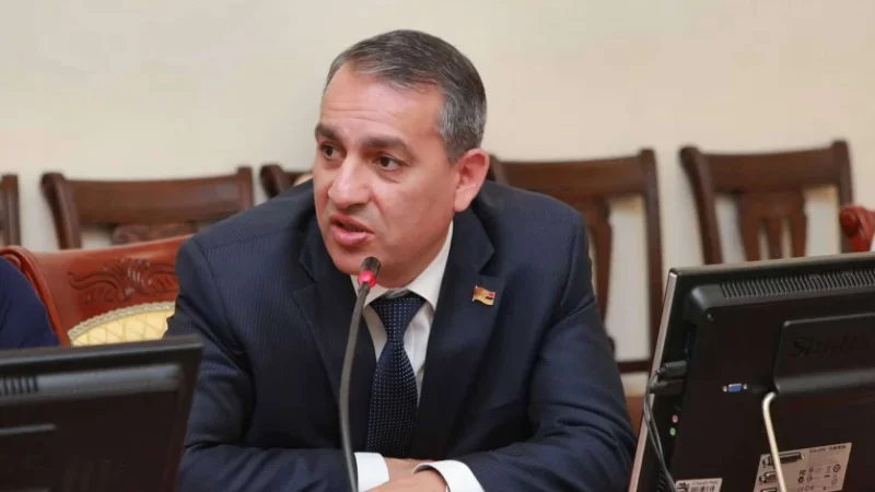 Պետք էլ չի խոսել այդ մասին, բանակն այն ոլորտն է, որտեղ ինչքան փակ ու գաղտնի, այնքան լավ. պատգամավոր