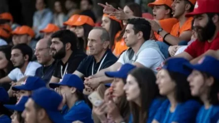 Եթե կորցնենք մեր զգոնությունը, մեր ազգային արժեքների տեղը կզբաղեցնեն կործանարար արժեքները. Ռոբերտ Քոչարյանը Սեւանում է