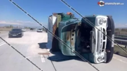 Արարատի մարզում ավազով բարձված ЗИЛ-ը կողաշրջվել է