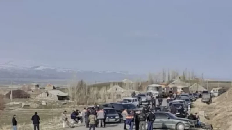 Աշխատողներն ասում են՝ հանքը գործում է ամբողջ հզորությամբ. սոցիալական բունտ է հասունանում Սոտքի հանքի պատճառով. Հոխիկյան