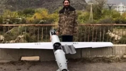 ՏԵՍԱՆՅՈՒԹ. ԱԹՍ-ի չպայթած արկից հրաշքով փրկված Դավիթ սարկավագին նոր ավտոմեքենա նվիրեցին