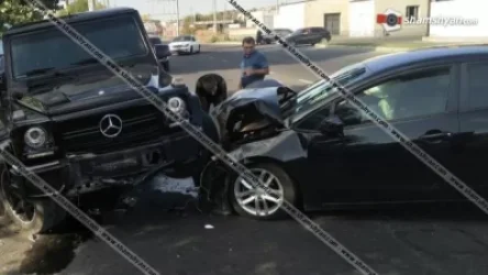 Կոտայքի մարզում բախվել են Mercedes G500-ն ու KIA Forte-ն. «յաշիկը» մասամբ հայտնվել է KIA-ի վրա. Shamshyan