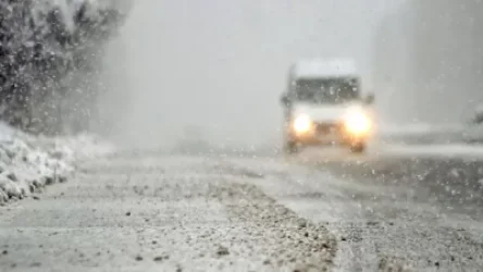 Որոշ ճանապարհների ձյուն է տեղում
