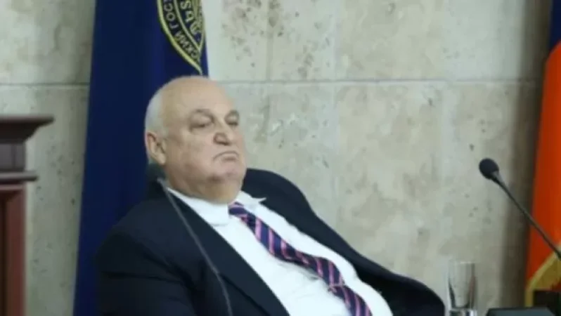 ԵՊՀ նախկին ռեկտոր Արամ Սիմոնյանին մեղադրանք է առաջադրվել