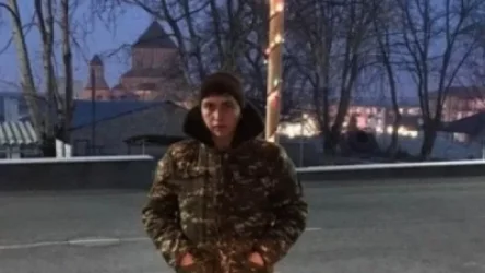 Կարենը վիրավոր շարունակել է կռվել, այդպես էլ օգնություն չստանալով հրամանատարից՝ ընկերոջ հետ ինքնասպան է եղել