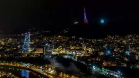 ՏԵՍԱՆՅՈՒԹ. Թբիլիսիի հեռուստաաշտարակը լուսավորվել է Հայաստանի Հանրապետության դրոշի գույներով