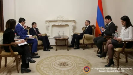 Ինչ են քննարկել Արմեն Գրիգորյանն ու Արցախի արտգործնախարարը