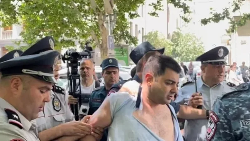 Բախում՝ զինծառայողների հարազատների և 2 քաղաքացու միջև. կա բերման ենթարկված. լրատվամիջոց