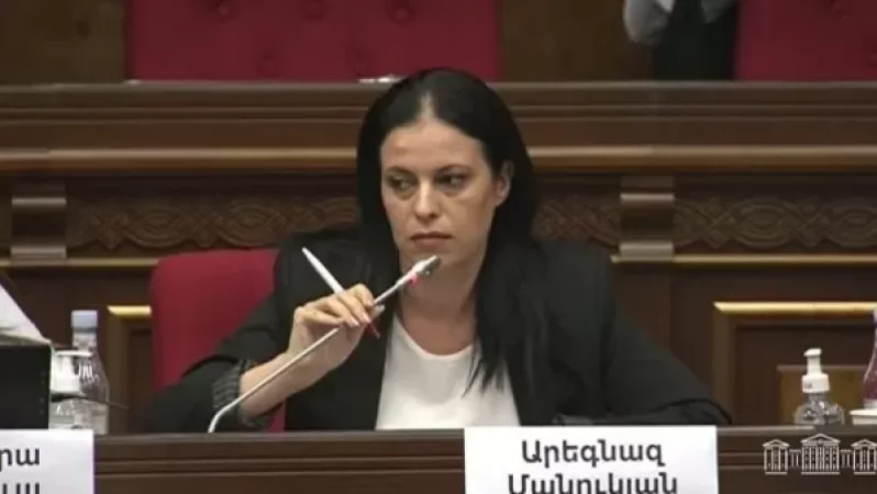 Կորոնապատվաստման «կացնային» քաղաքականության և կորոնաթեստային թալանի մասին. պատգամավոր