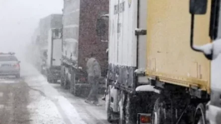 Ստեփանծմինդա-Լարս ավտոճանապարհը ձյան առատ տեղումների պատճառով փակ է բեռնատարների համար