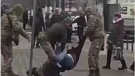 Մանրամասներ՝ Ուկրաինայում իրականացվող դաժան մոբիլիզացիայից․ բրիտանական ԶԼՄ