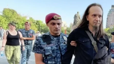 Հակառուսական ակցիա՝ Երևանում. ոստիկանները բերման են ենթարկել մի քանի մասնակցի