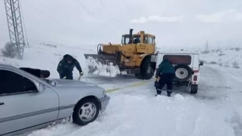 Փրկարարներն արգելափակումից դուրս են բերել 8 ավտոմեքենա