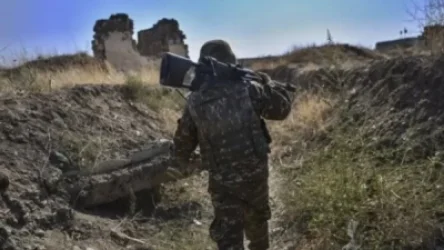 Բանակն ունի զենք ու մարտական պատրաստություն, բայց վերևից հրահանգում են թողնել ամեն ինչ ու դուրս գալ դիրքերից․ զինվորը՝ Հոխիկյանին