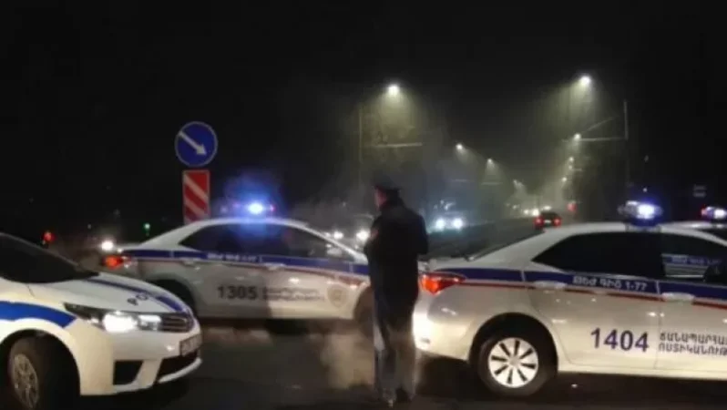 Ոստիկանությունը փակել է դեպի «Զվարթնոց» օդանավակայան տանող ճանապարհները