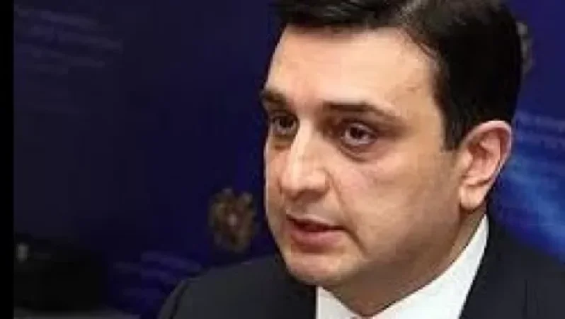 «2 օր լուռ հետևում եմ, թե ինչ են քննարկում». Արմեն Մուրադյան