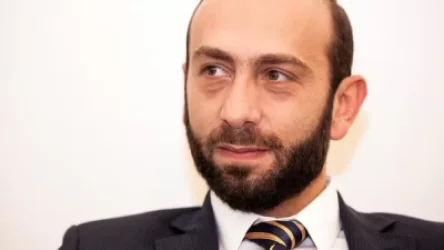 Ուժերի գերլարումով շարունակել ապրել և շտկել մեր մեջքը. ԱԺ նախագահ