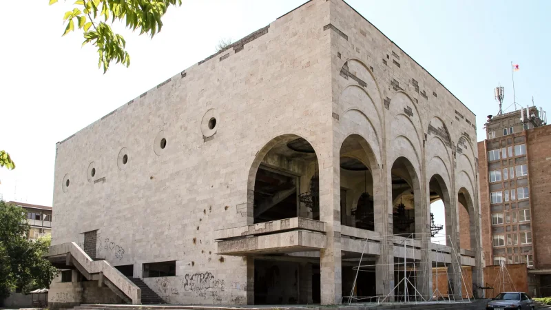 Երևանի ավագանու անդամը գնել է Էջմիածնի կինոթատրոնի շենքը. ցանկանում է բնակելի համալիր կառուցել