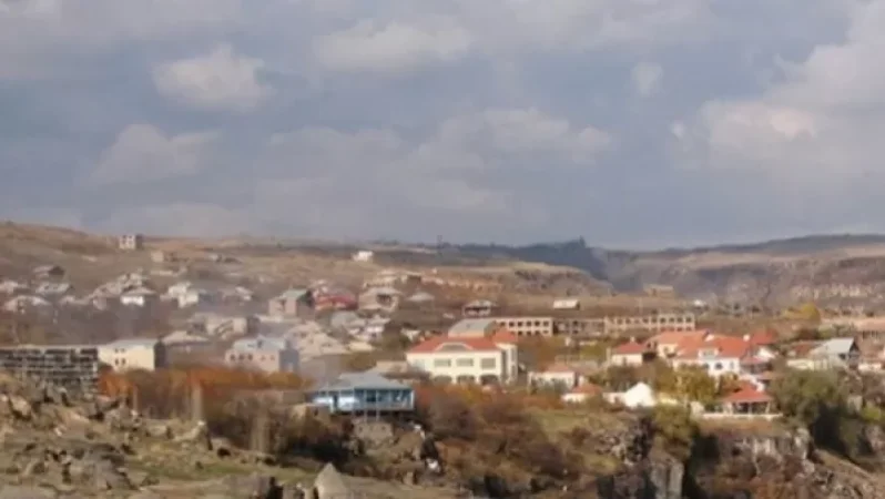 Օհանավանում արաբ ներկայացող անհայտ անձինք տներ և մեծ թվով հողակտորներ են ձեռք բերել. համայնքապետ