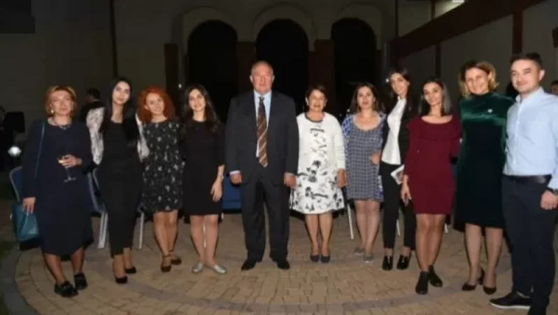 Նախագահի ղեկավարած հիմնադրամի աշխատակցի պայմանագիրը խզել են ՊՆ-ի կողմից զորահավաքի հայտարարման ընթացքում