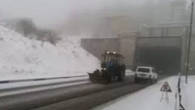 Ստեփանավանի ավտոճանապարհներին և Դիլիջանի ոլորաններում ձյուն է տեղում