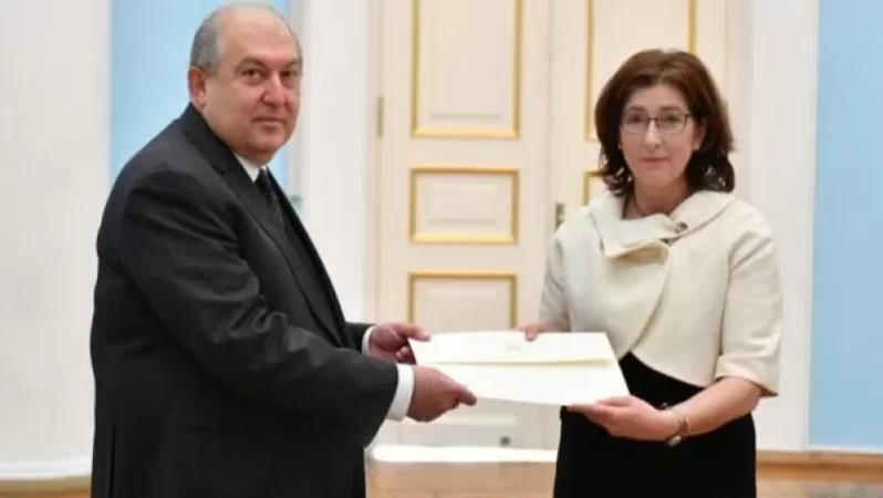 Նախագահ Արմեն Սարգսյանին հավատարմագրերն է հանձնել Հայաստանում Կանադայի նորանշանակ դեսպանը