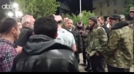 Նոյեմբերյանի ոստիկանության բաժնից քիչ առաջ ազատ արձակվեց գնդապետ Միհրան Մախսուդանի որդին և ևս երկու բերման ենթարկված